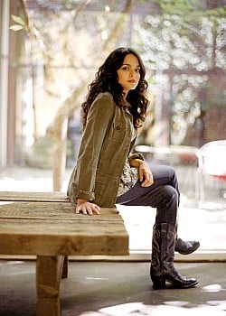 Norah Jones image 2 of 4