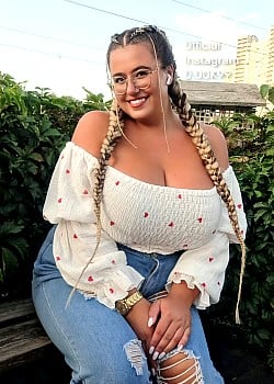 Oksana (OnlyFans) image 3 of 3