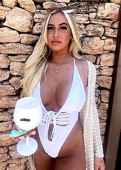 Olivia Dyson image 1 of 4