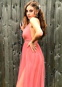 Olivia Henderson image 1 of 2