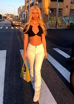 Olivia Martelli image 4 of 4