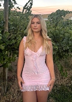 Olivia Sasnett image 3 of 4