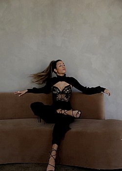 Olivia Vlachos image 3 of 3