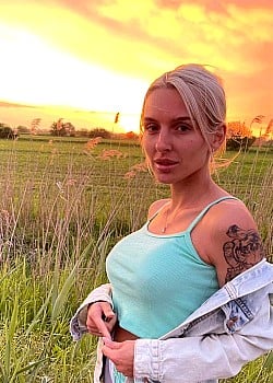 Olya La image 2 of 2