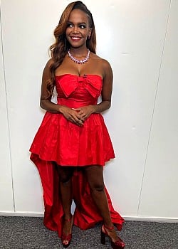 Oti Mabuse image 3 of 4