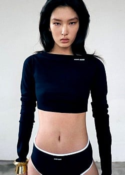 Ouyang Ying image 3 of 4