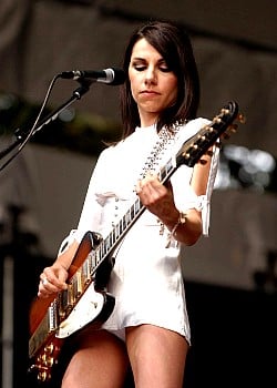 PJ Harvey image 2 of 3