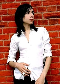 PJ Harvey image 4 of 4