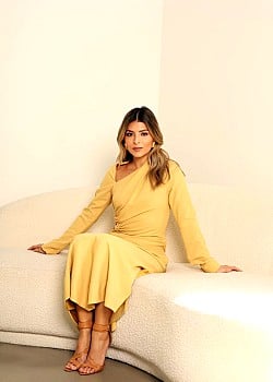 Pam Arias image 2 of 3