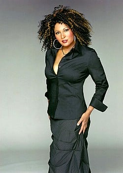 Pam Grier image 1 of 2