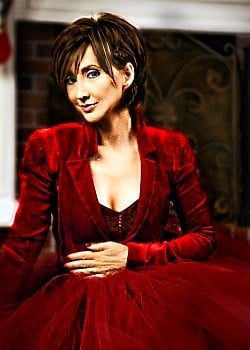 Pam Tillis image 2 of 4