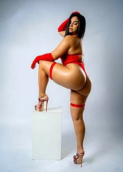 Paola Farias image 4 of 4