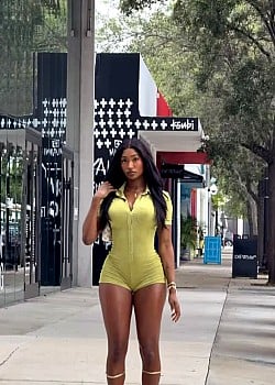 Parisbbyxo image 2 of 2