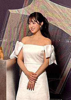 Park Bo-young image 3 of 4