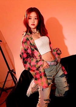Park Chae-won image 2 of 2