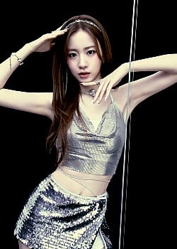 Park Jin-kyung image 2 of 2