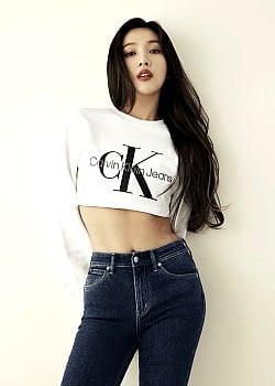 Park Soo-young image 2 of 4