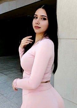 Parul Tiwari image 4 of 4