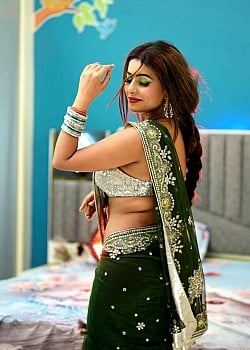 Parul Yadav image 2 of 4