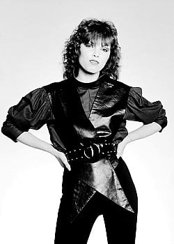 Pat Benatar image 2 of 4
