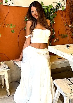 Patricia Santos image 2 of 4