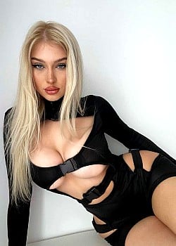 Patrycja Pavoxy image 4 of 4