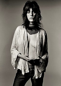 Patti Smith image 2 of 2