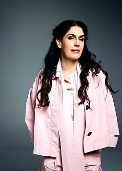 Paula Lavigne image 2 of 3