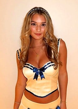 Payton Mae image 2 of 3