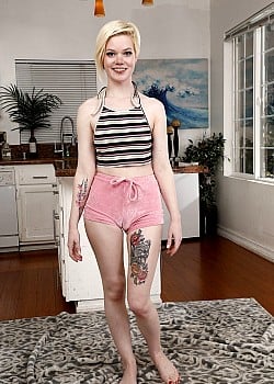 Pearl Sinclair image 2 of 4