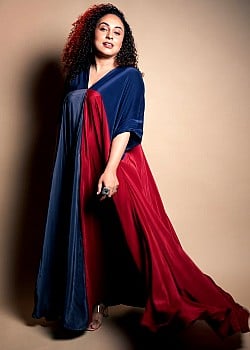 Pearle Maaney image 4 of 4