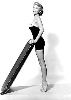 Peggie Castle image 4 of 4