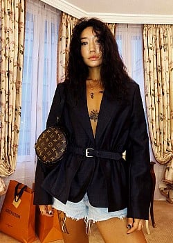 Peggy Gou image 1 of 4