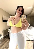 Phoebe Blossom profile photo