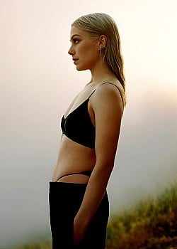 Phoebe Bridgers image 3 of 4