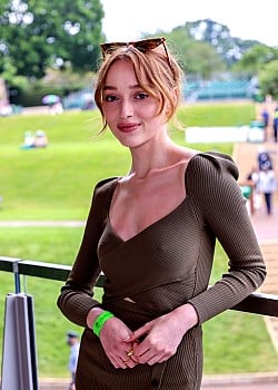 Phoebe Dynevor image 4 of 4