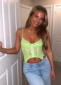 Phoebe Lewis image 2 of 4