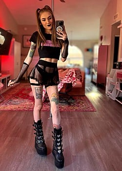 Phoenixx Lovee image 3 of 3