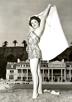 Piper Laurie image 2 of 4