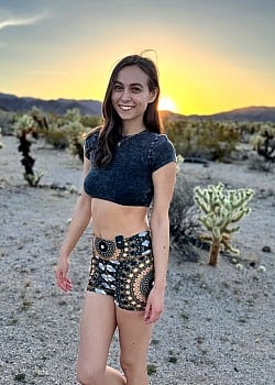 Piper Quinn image 2 of 3