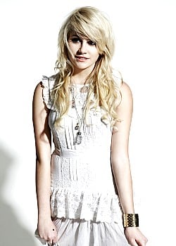 Pixie Lott image 2 of 2