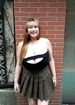 Pola Teng image 2 of 3
