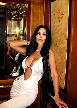 Polina Dovgaliuk image 3 of 4
