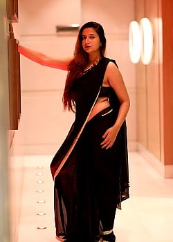Pooja Joshi image 4 of 4