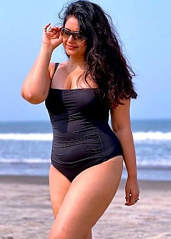 Poonam Bajwa image 4 of 4