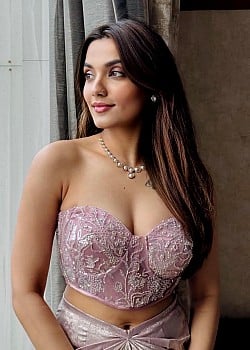 Prachi Solanki image 1 of 2