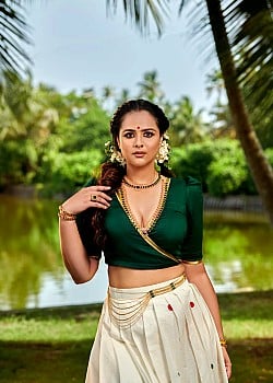 Prachi Tehlan image 4 of 4