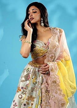 Preity Mukhundhan image 3 of 4
