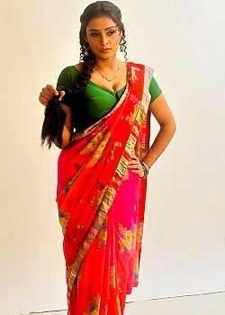 Priyanka Chaurasia image 2 of 4