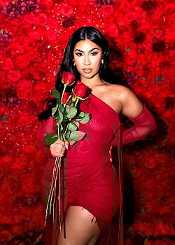 Queen Naija image 4 of 4